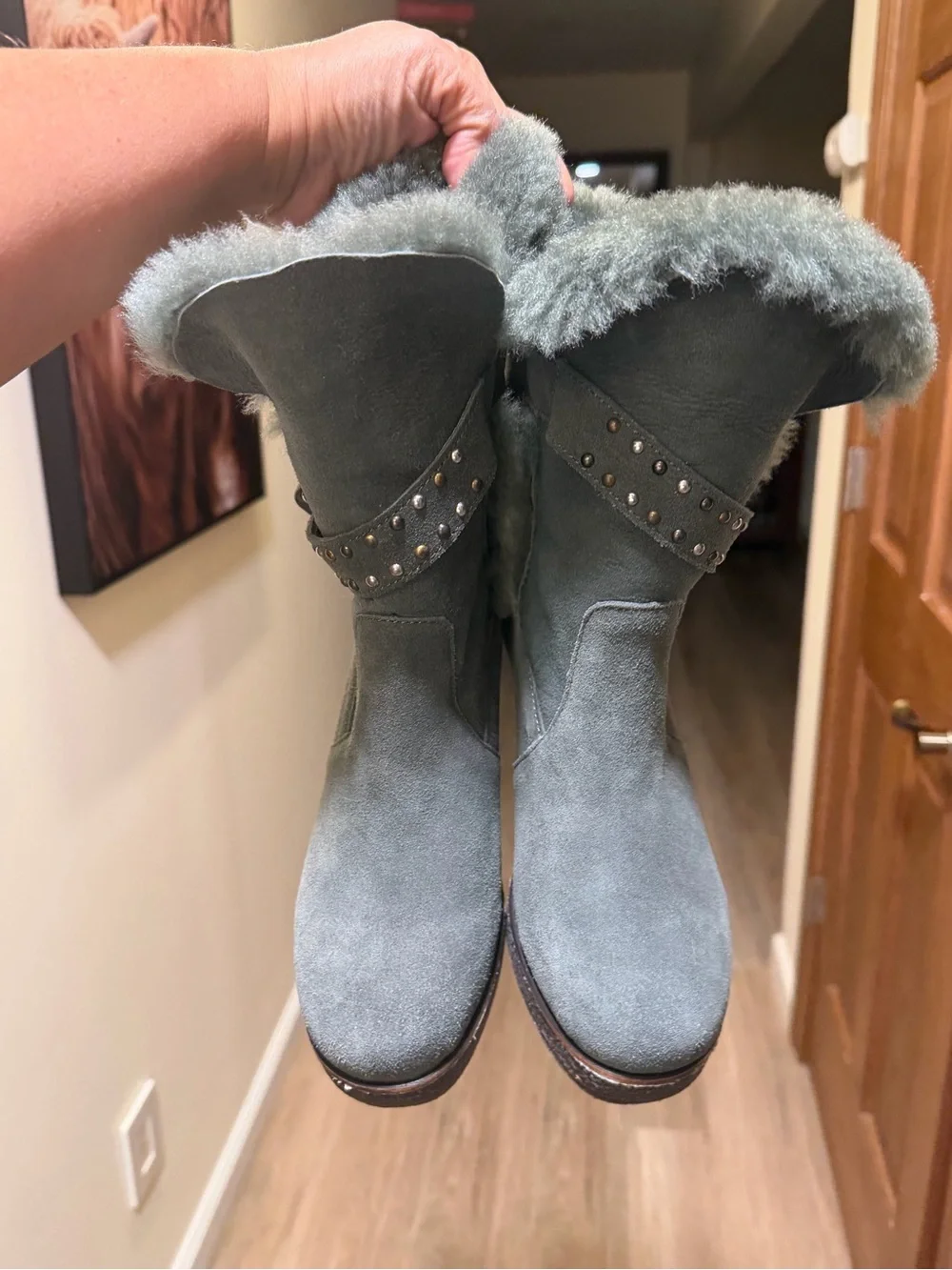 EMU Australia Heighton Low Sheepskin Wedge Boots 7 Dark Olive Gray Water Resista